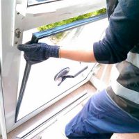 uslugi-zamena-steklopaketa